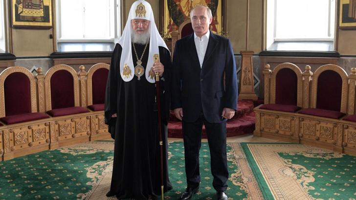 Руският патриарх Кирил и президентът Владимир путин.